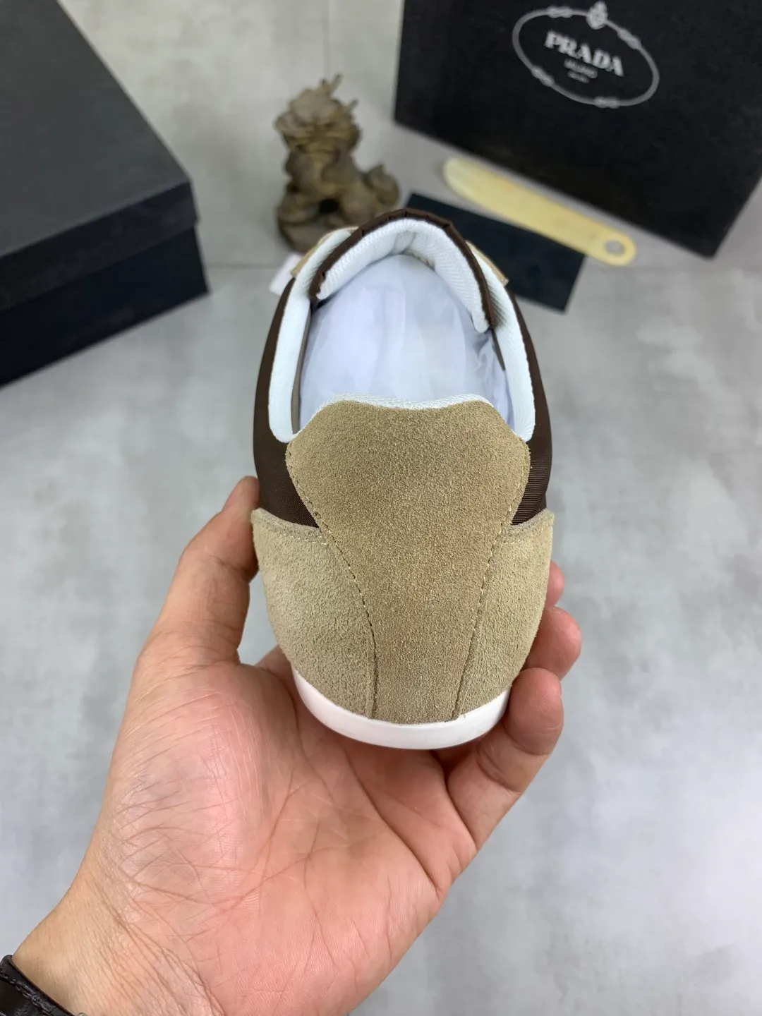 Men's Men's Shoes💰P440💰[New Style] The latest classic model of high-quality PRADA breathable and comfortable men's shoes has been launched on the official website in 1:1 reproduction, synchronized in Hong Kong counters and on the same catwalk; all made of calfskin with breathable mesh fabric ➕Imported soft and comfortable sheep Leather lining, 🍡🍡original 1:1 rubber outsole, non-slip and wear-resistant; comfortable to wear, attractive style, fine workmanship, and simple and neat shoe last, showing a man's courage and toughness, 👍size 38 to 44; 4️⃣colors🉑️ to choose from